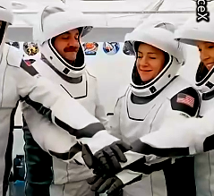 跨越政治分歧：美俄宇航员共赴太空站